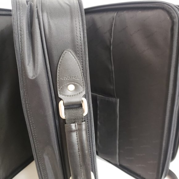 Targus Trademark Notepac Plus Carrying Messenger Bag with Shoulder Straps fit up - Picture 4 of 8